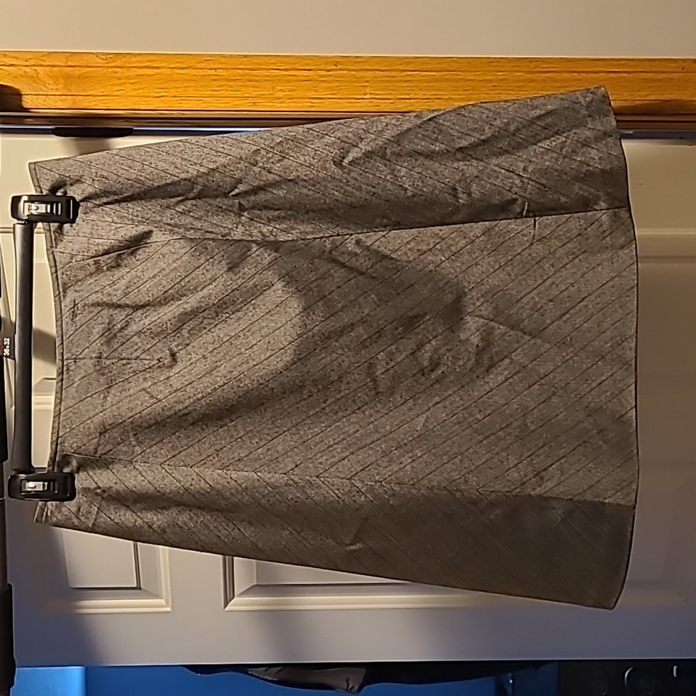 Mid length skirt